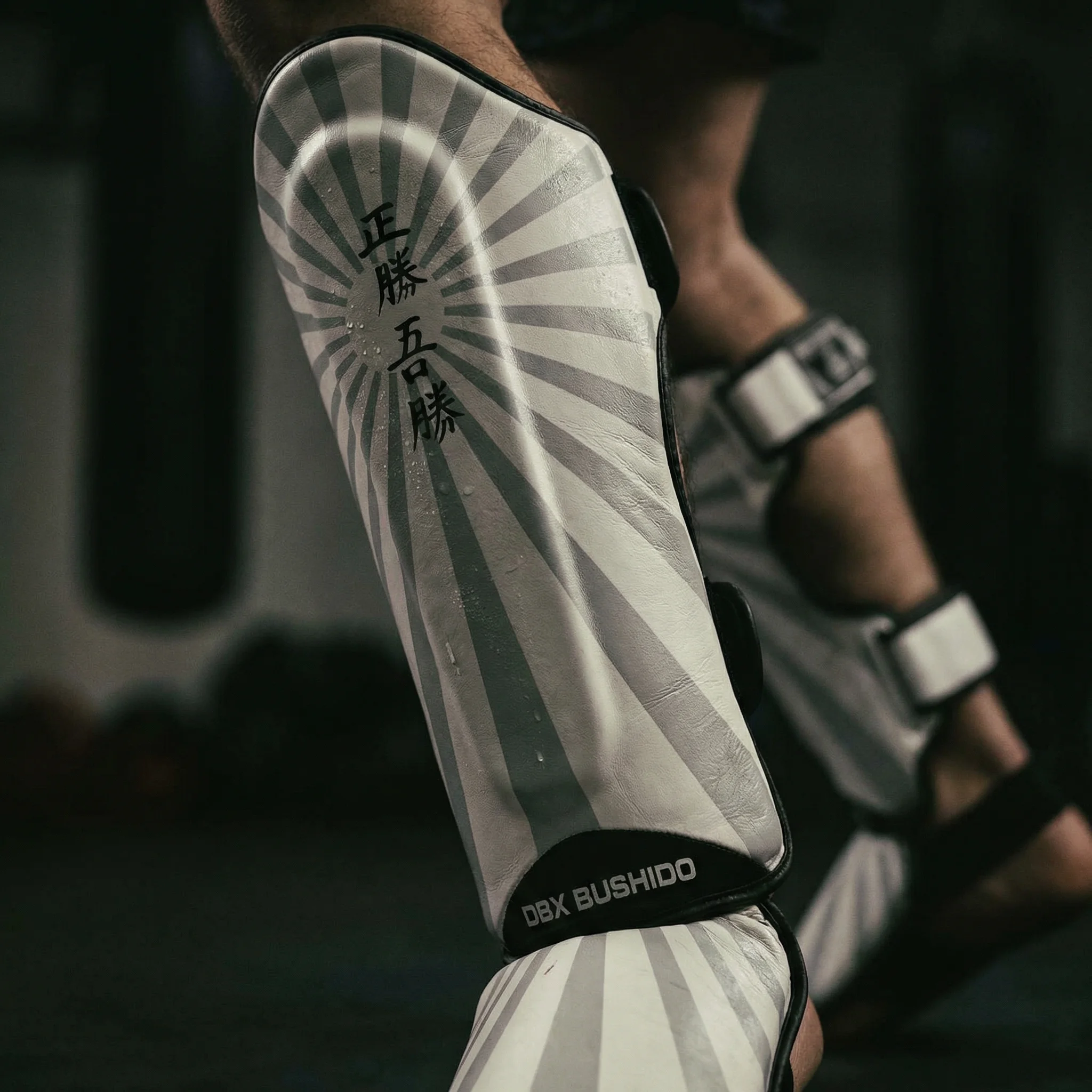  Ochraniacze piszczeli stóp goleni DBX Bushido