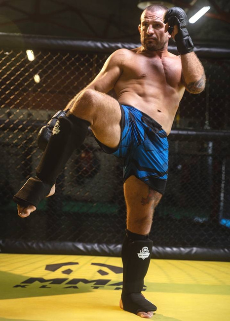 Elastyczne ochraniacze na piszczele L - Shinrage Black | DBX Bushido