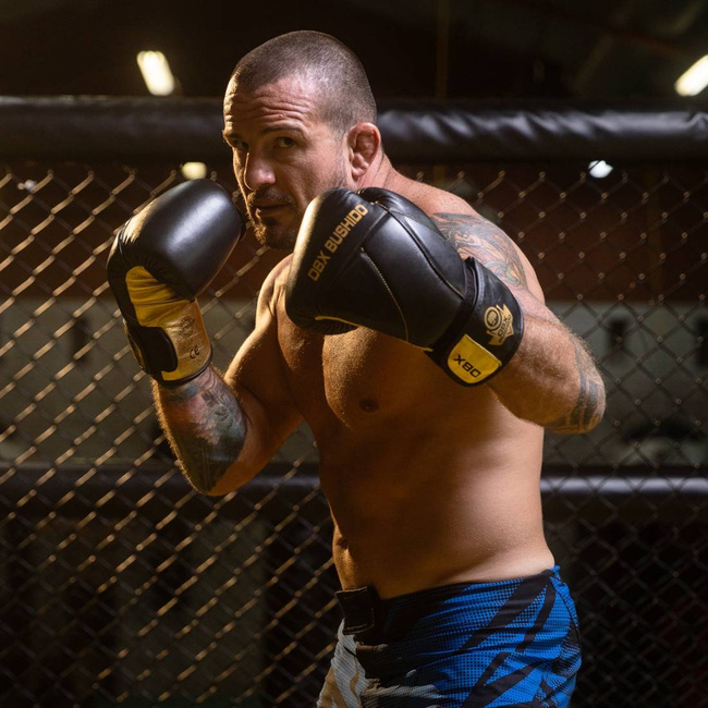 OFERTA SPECJALNA! PRZECZYTAJ OPIS! - Rękawice bokserskie "Hammer - Gold" ze skóry naturalnej 16oz