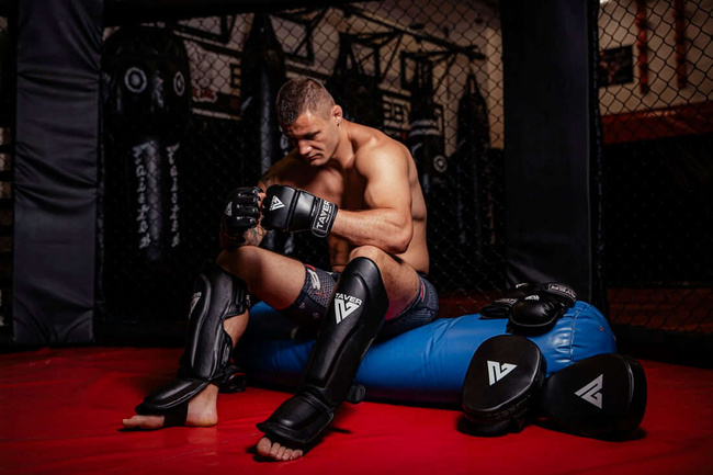 OFERTA SPECJALNA! PRZECZYTAJ OPIS! - Ochraniacze na piszczele L - Taver Black