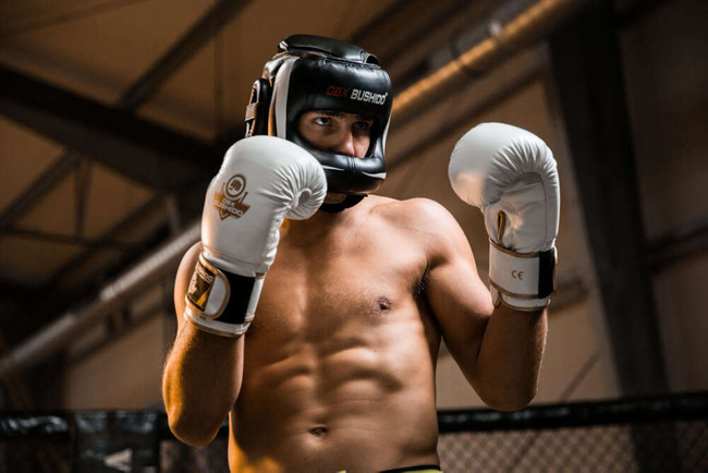 Kask bokserski z osłoną L – Ninja | DBX Bushido