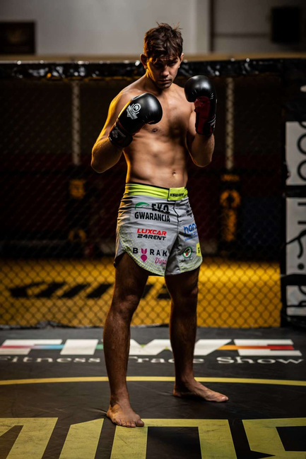 Rękawice bokserskie 16oz - Classic Red - seria Origin | DBX Bushido