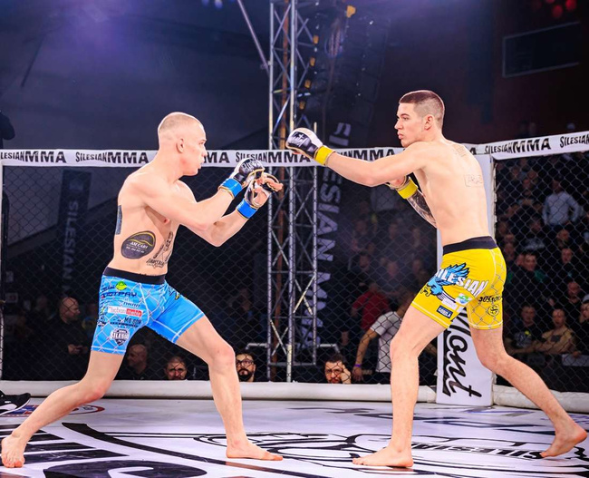 Rękawice MMA sparingowe S/M - Undefeated - Valor Series
