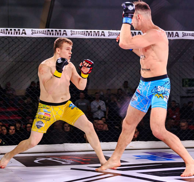 Rękawice MMA sparingowe S/M - Phantom Red - Valor Series