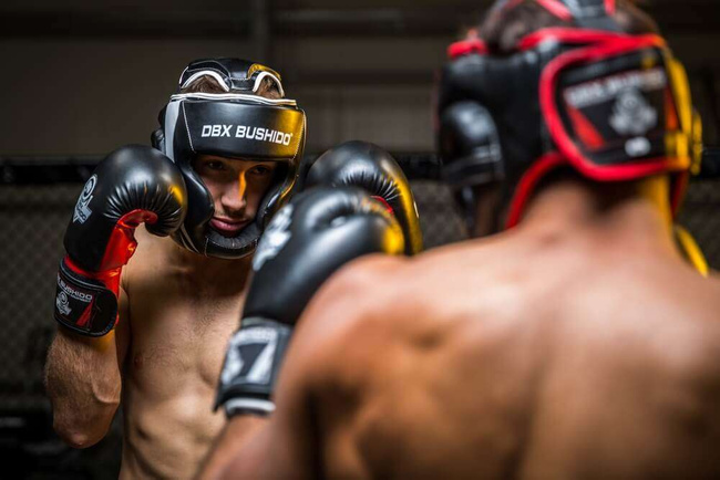 Kask bokserski L - Phantom White | DBX Bushido