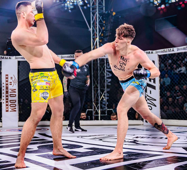 Rękawice MMA sparingowe S/M - Phantom Red - Valor Series