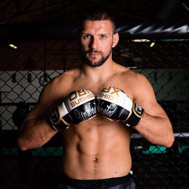 Rękawice MMA sparingowe S/M - Undefeated - Valor Series