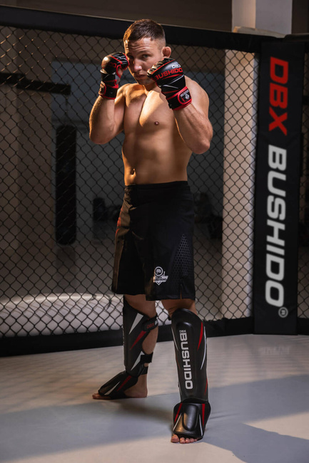 Ochraniacze na piszczele XL - Ninja | DBX Bushido