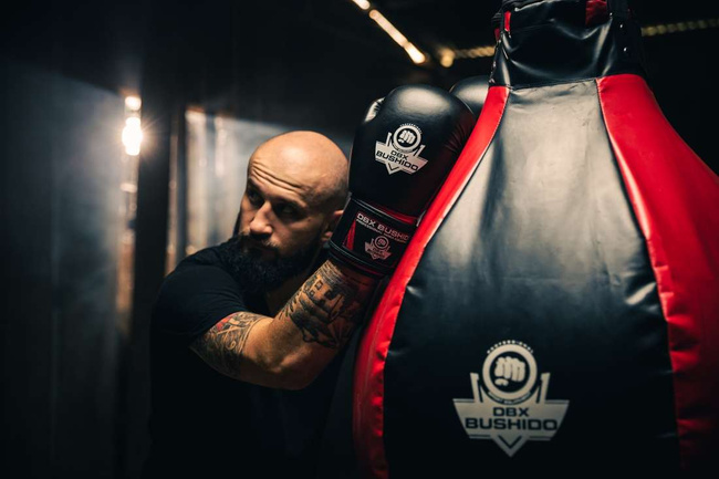 Rękawice bokserskie 8oz - Classic Red - seria Origin | DBX Bushido