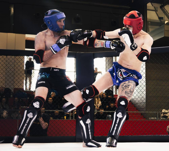 Ochraniacze - Elastyczne Ściągacze na kolana z warstwą amortyzujacą ARP-2109 M | DBX Bushido